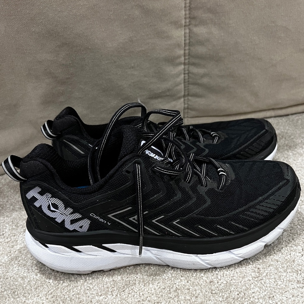Hoka Clifton 4 Women’s Black White Running Shoes Sz 9